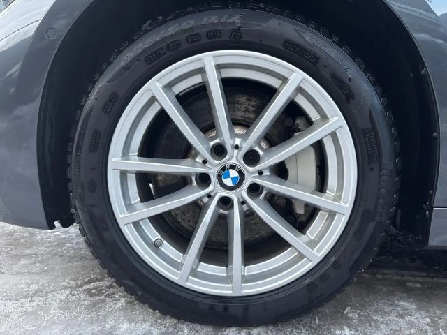 BMW 330 330e M-Sport xDrive