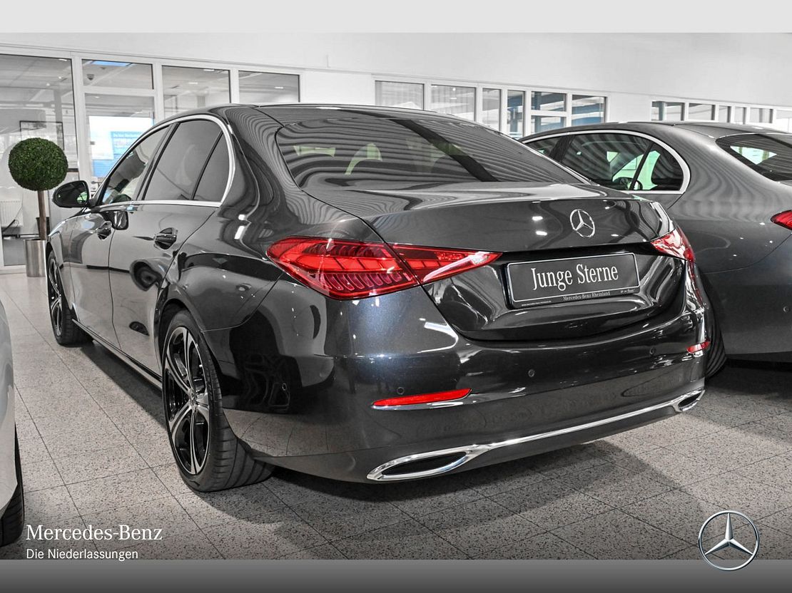 Mercedes-Benz C 180 AVANTGARDE Sedan
