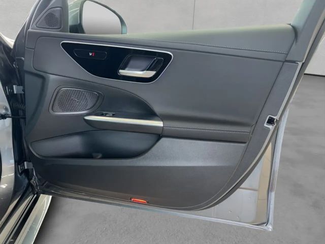 Mercedes-Benz C 220 Sedan