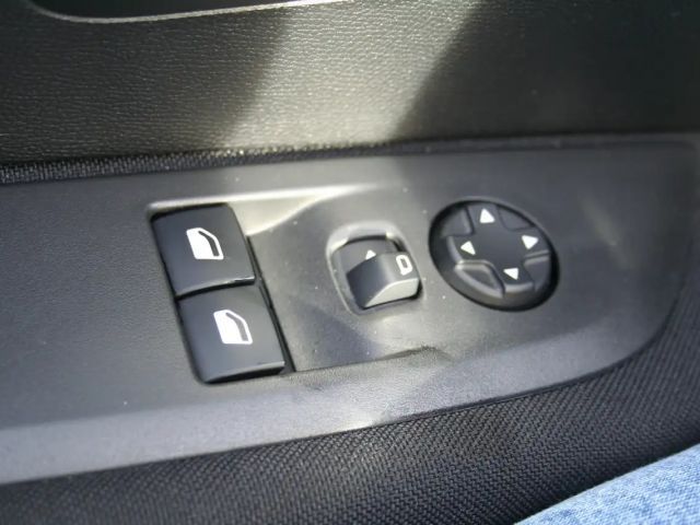 Peugeot E-208 Active Pack