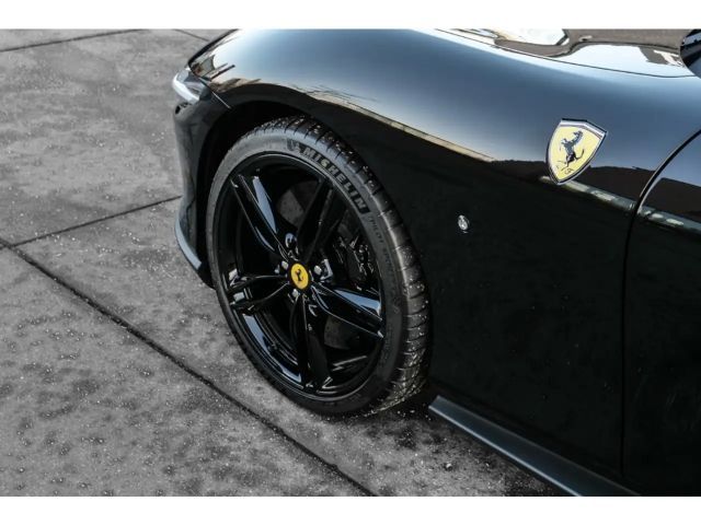 Ferrari Roma Spider