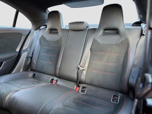 Mercedes-Benz CLA 200 4MATIC AMG Line Coupé