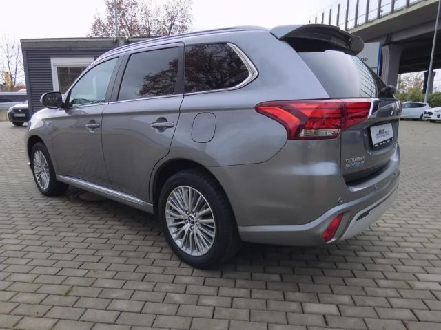 Mitsubishi Outlander 4WD PHEV
