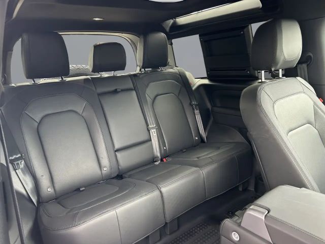 Land Rover Defender 90 D200 Dynamic SE