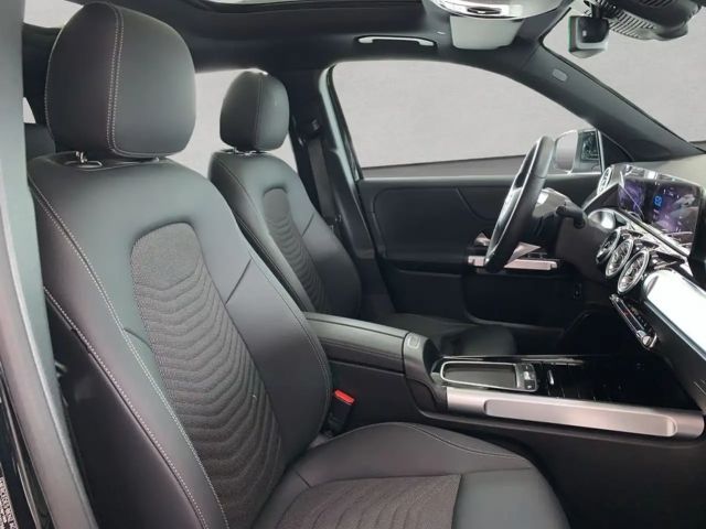 Mercedes-Benz EQB 300