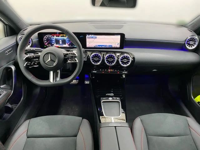 Mercedes-Benz A 200 AMG Line