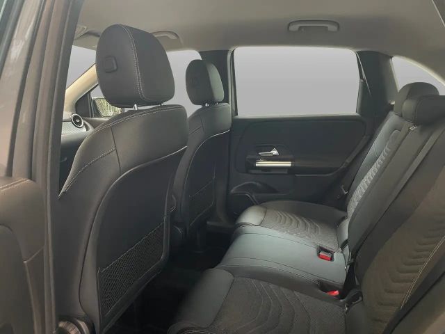 Mercedes-Benz B 200 Progressive Sedan