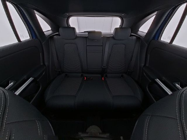 Mercedes-Benz EQA 300 4MATIC