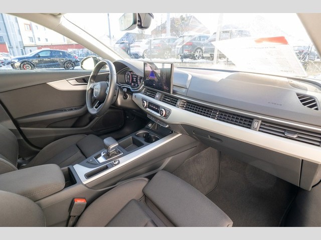 Audi A4 40 TFSI Avant S-Tronic