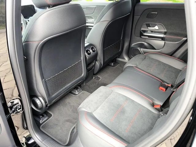 Mercedes-Benz EQA 300 4MATIC AMG Line