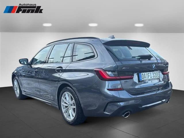 BMW 330 330e M-Sport xDrive