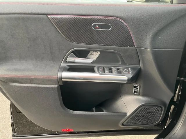 Mercedes-Benz GLA 200 AMG Line GLA 200 d