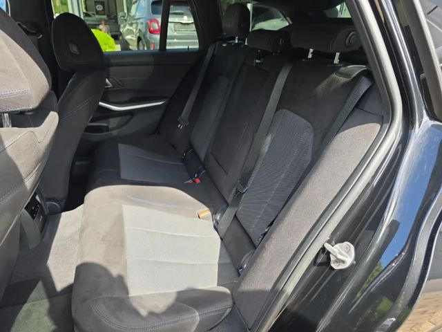 BMW 330 330i M-Sport Touring xDrive