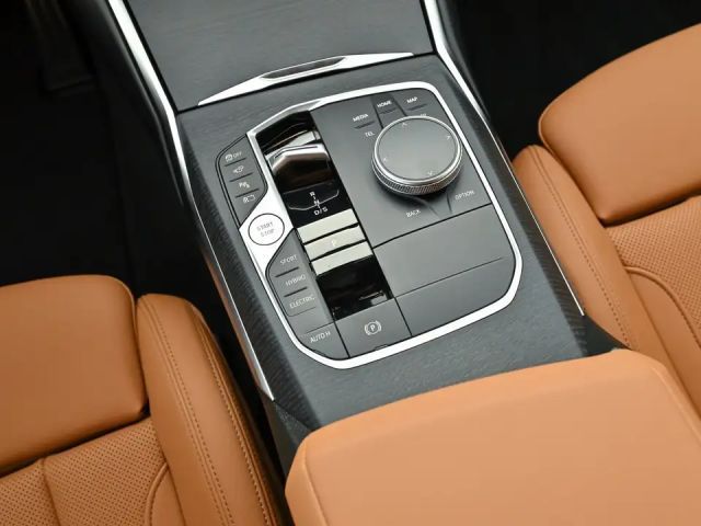 BMW 330 330e Sedan xDrive