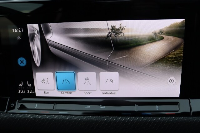 Volkswagen Golf 1.5 eTSI DSG Variant