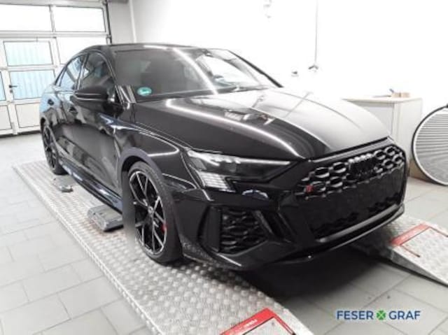 Audi RS3 Quattro S-Tronic Sedan