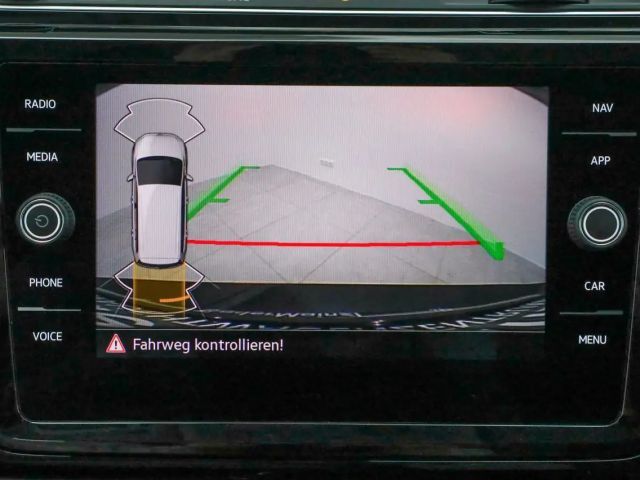 Volkswagen Touran 1.5 TSI DSG R-Line