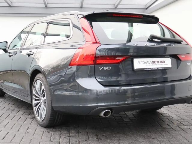 Volvo V90 Momentum