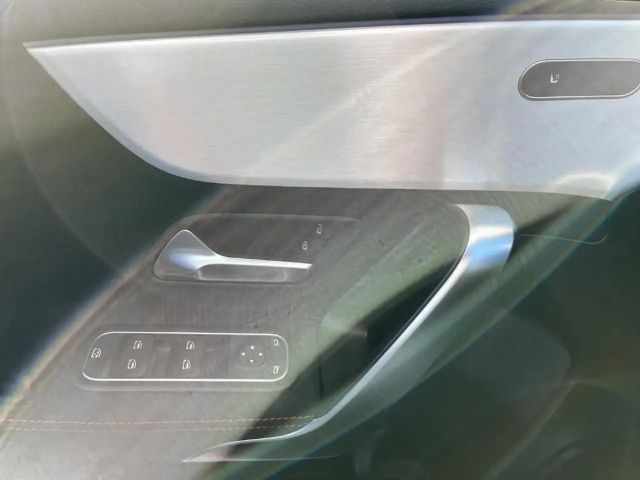 Mercedes-Benz A 180 AMG Line