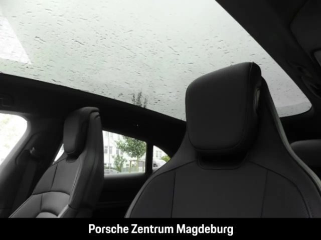 Porsche Taycan 4S Cross Turismo