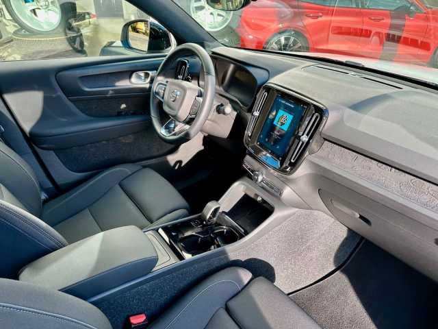 Volvo XC40 Core Recharge