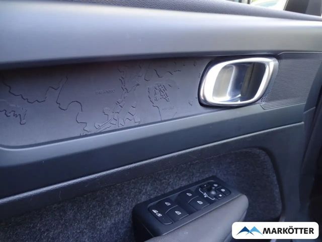 Volvo XC40 Core Recharge