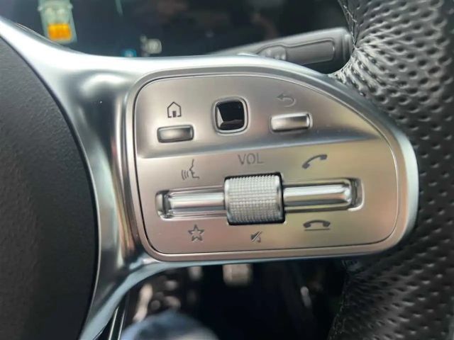 Mercedes-Benz CLA 250 4MATIC AMG Line Sedan