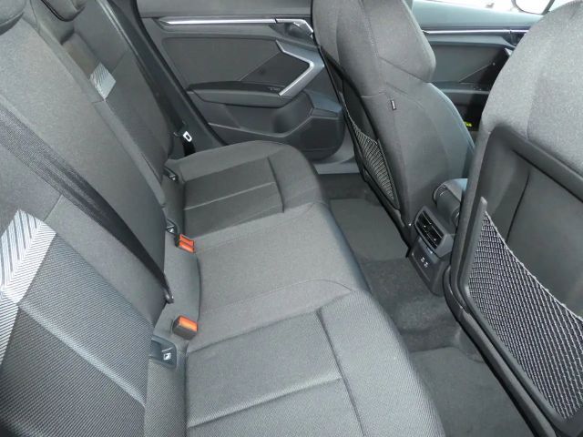 Audi A3 30 TFSI Sedan