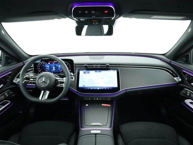 Mercedes-Benz E 220 AMG Line E 220 d Sedan