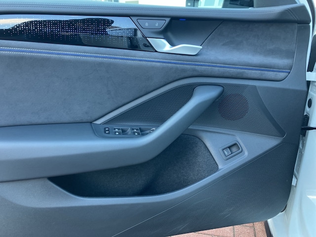 Volkswagen Passat DSG R-Line Style