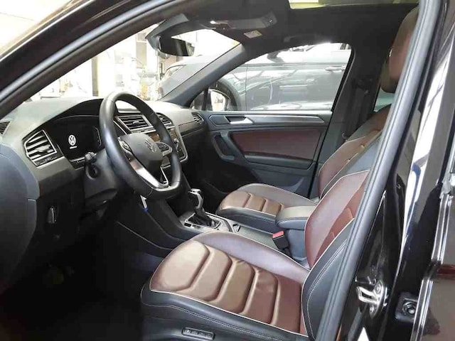 Volkswagen Tiguan BI-COLOUR*AHK*PANO*NAVI*MATRIX
