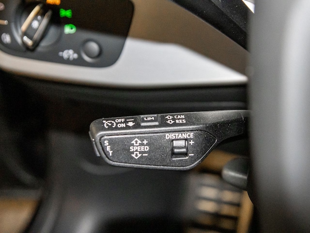 Audi A4 40 TFSI Quattro S-Line S-Tronic Sedan