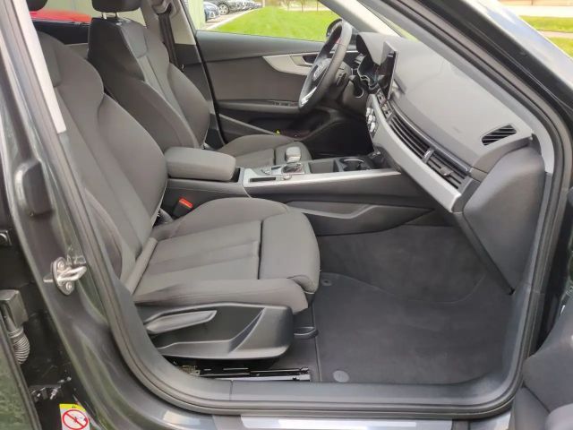 Audi A4 35 TFSI Ambiente S-Tronic