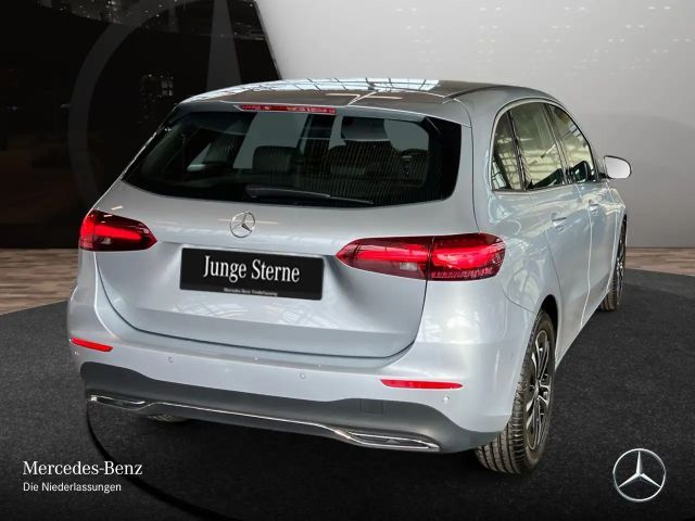 Mercedes-Benz B 220 4MATIC Progressive Sedan