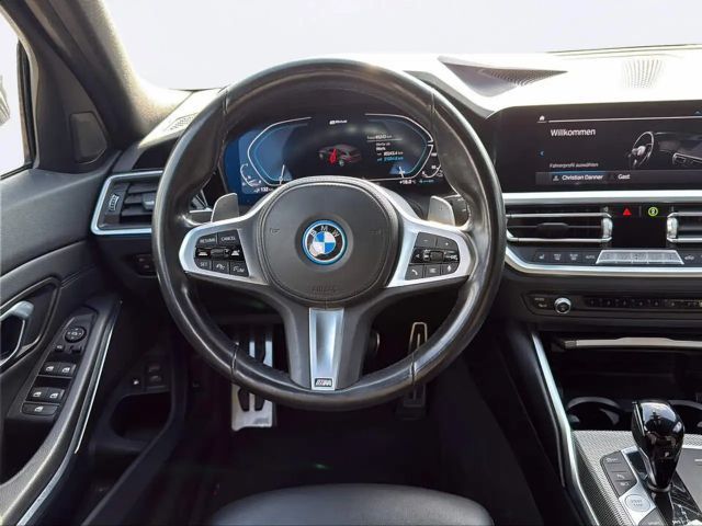 BMW 330 330e M-Sport Touring xDrive