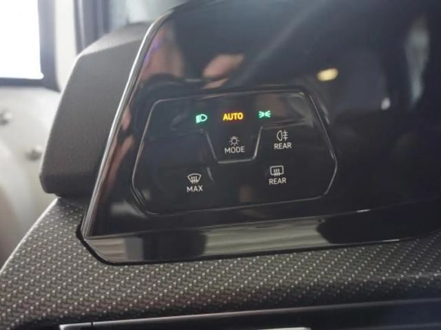 Volkswagen Golf DSG R-Line