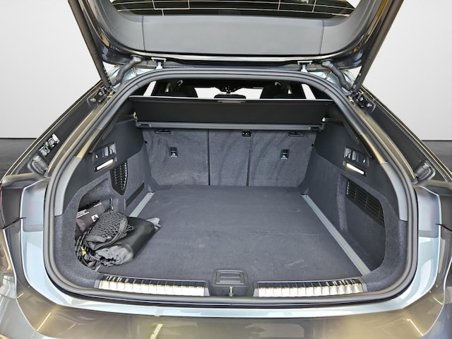 Audi A6 Avant Quattro S-Tronic