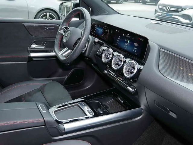 Mercedes-Benz B 220 AMG Line B 220 d