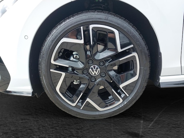 Volkswagen Golf 1.5 eTSI DSG R-Line