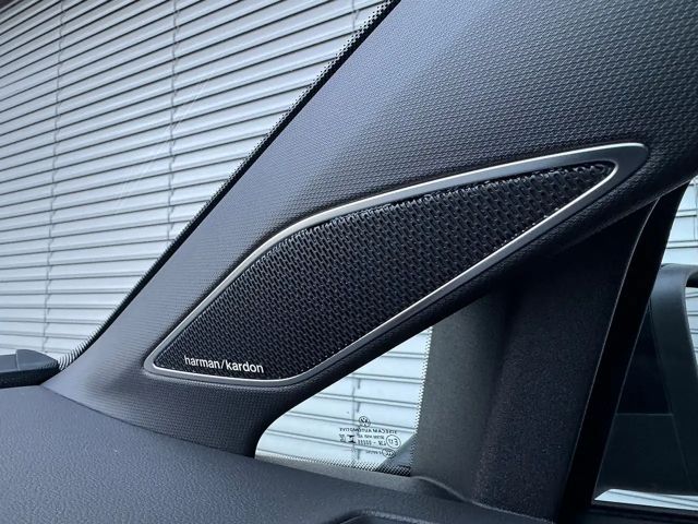 Volkswagen Golf 1.5 eTSI DSG Golf VIII R-Line