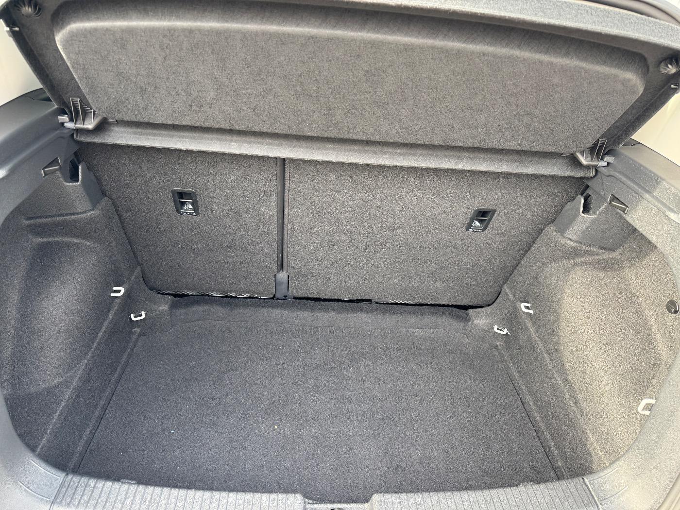 Volkswagen T-Cross TSI LED PDC SpurH SHZ KLIMA DAB+