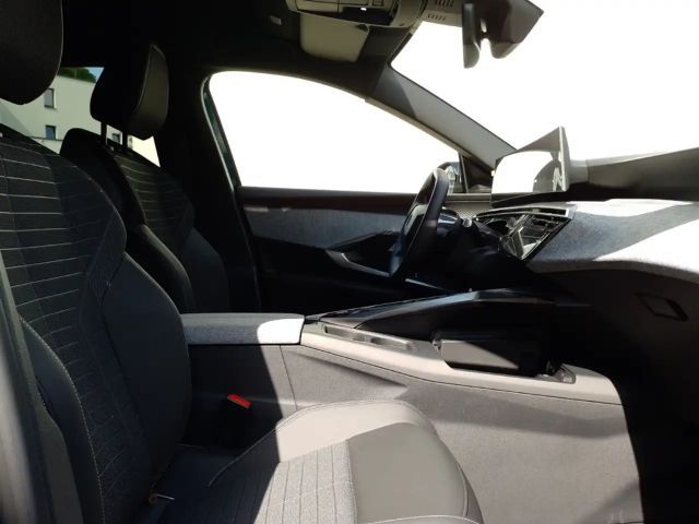 Peugeot 3008 Navi digitales Cockpit LED  Apple CarPlay