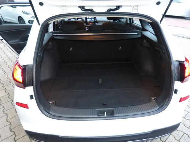 Hyundai i30 cw KLIMAAUT. APPLE SHZ LHZ KAMERA ALU