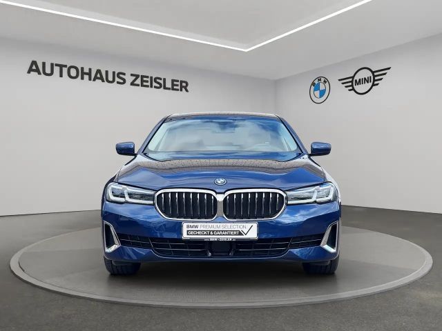 BMW 530 530e Luxury Line Sedan