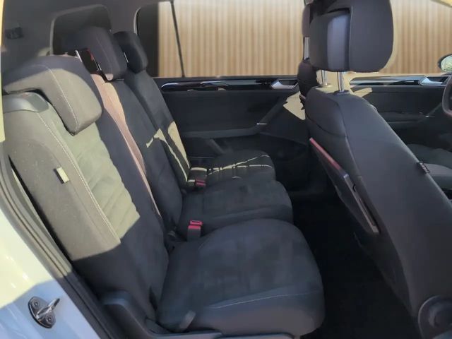 Volkswagen Touran 1.5 TSI DSG Highline R-Line