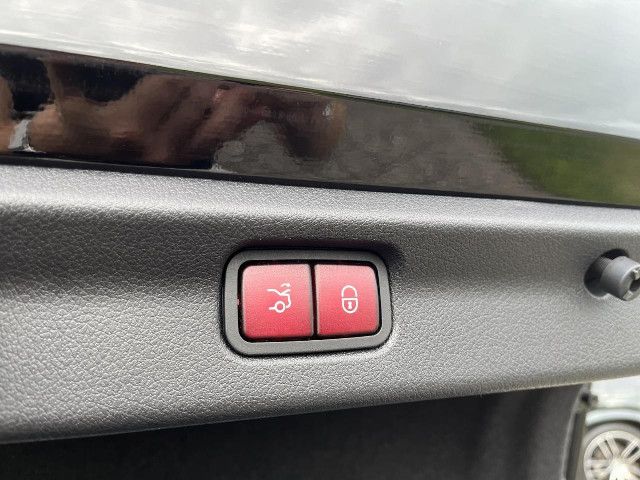 Mercedes-Benz EQE 350 Sedan