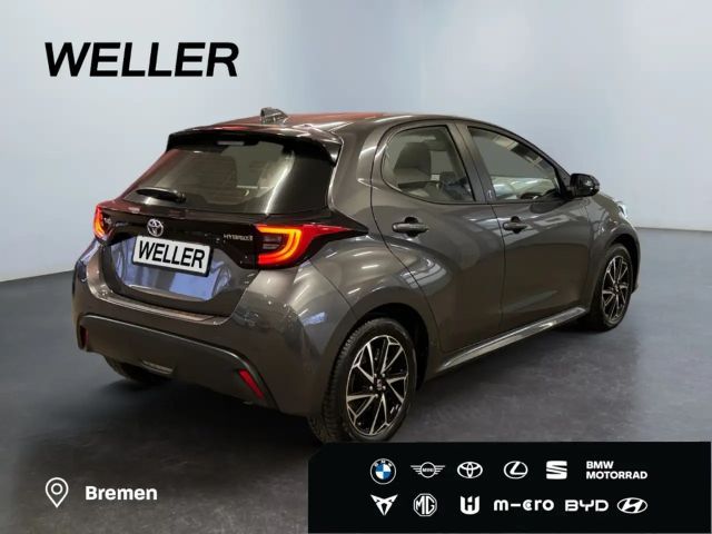 Toyota Yaris Hatchback Hybride Team D