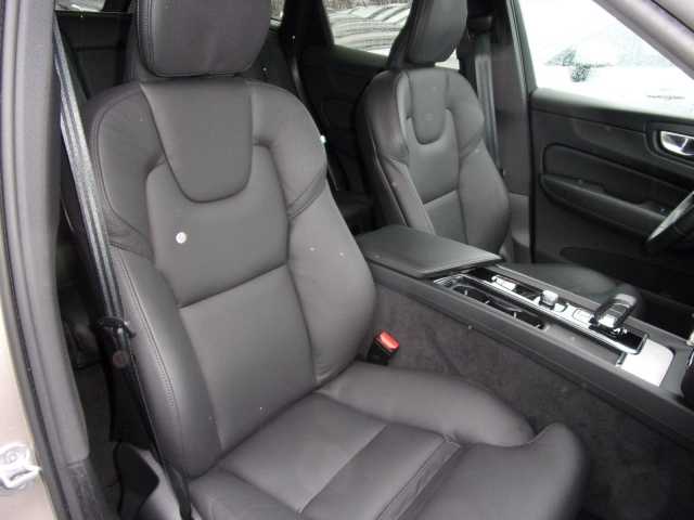 Volvo XC60 Dark Plus