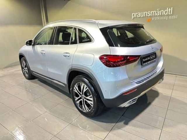 Mercedes-Benz GLA 220 4MATIC Progressive