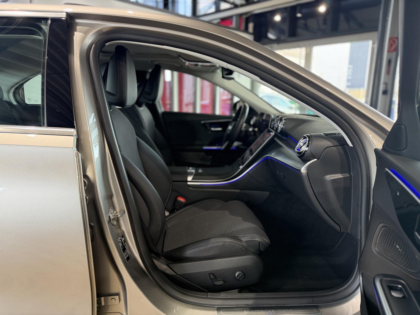 Mercedes-Benz C 200 AVANTGARDE Sedan